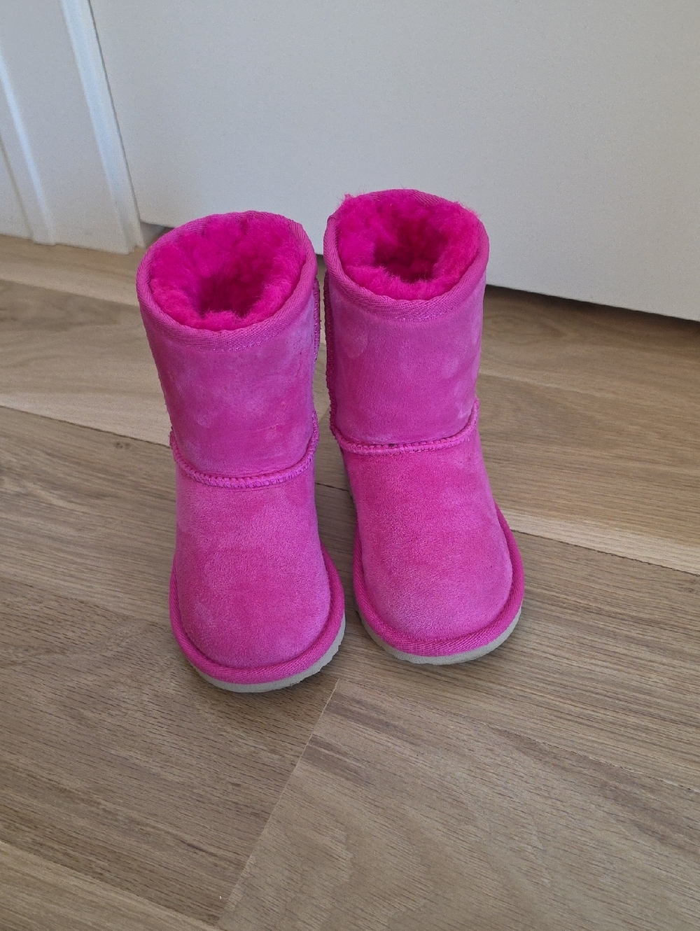 UGG Hot Pink Toddler Girls Size 8 Preowned